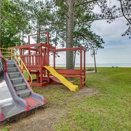 Vacation Home Lake Livingston! Onalaska Екстер'єр фото