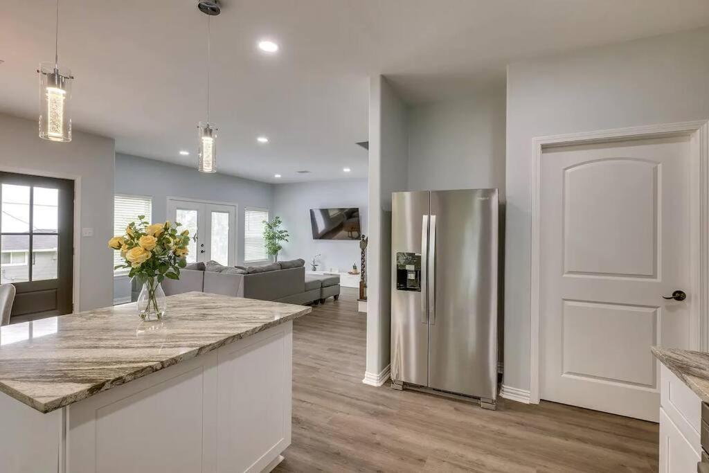 Vacation Home Lake Livingston! Onalaska Екстер'єр фото