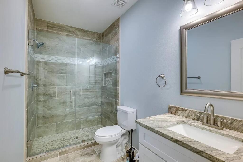 Vacation Home Lake Livingston! Onalaska Екстер'єр фото