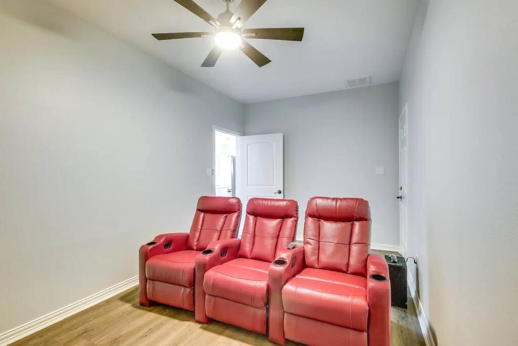 Vacation Home Lake Livingston! Onalaska Екстер'єр фото