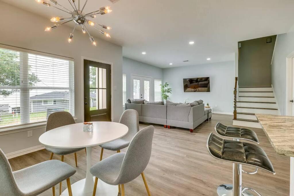 Vacation Home Lake Livingston! Onalaska Екстер'єр фото